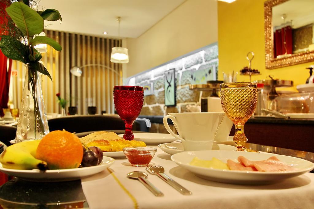 Hotel Mestre De Avis غيمارايش المظهر الخارجي الصورة
