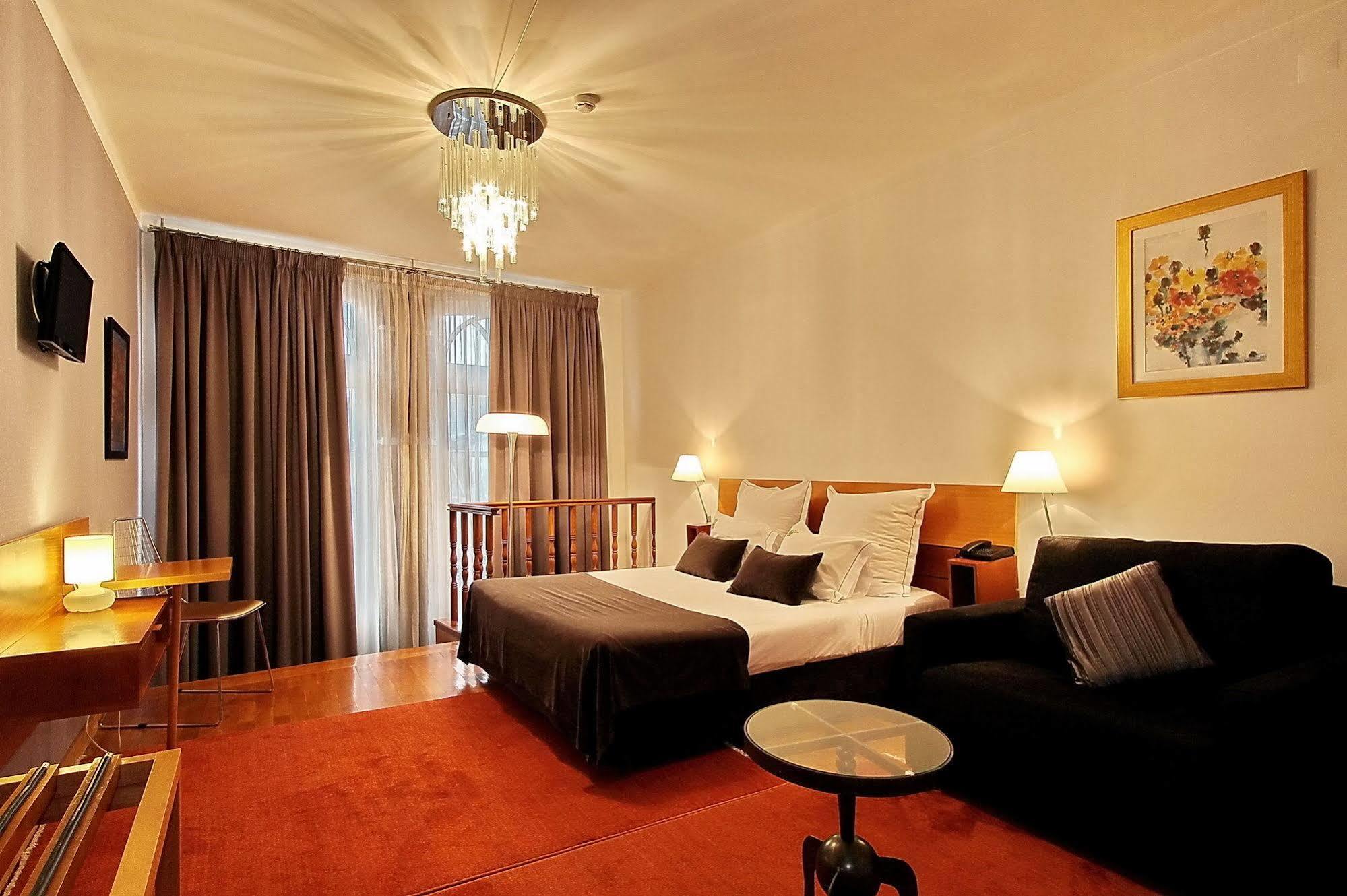 Hotel Mestre De Avis غيمارايش المظهر الخارجي الصورة